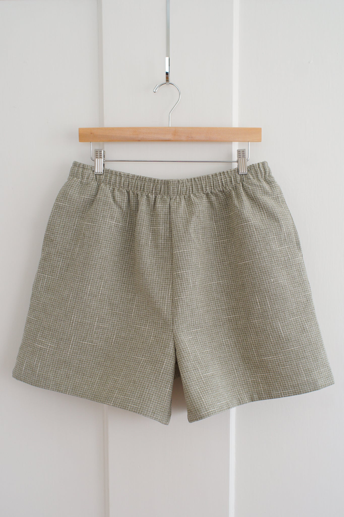 grey green grid shorts - xl